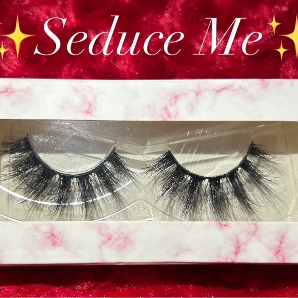 Lashes - Picture 3 of 12